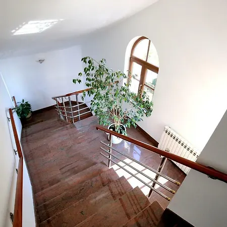 Dekorti Apartment *