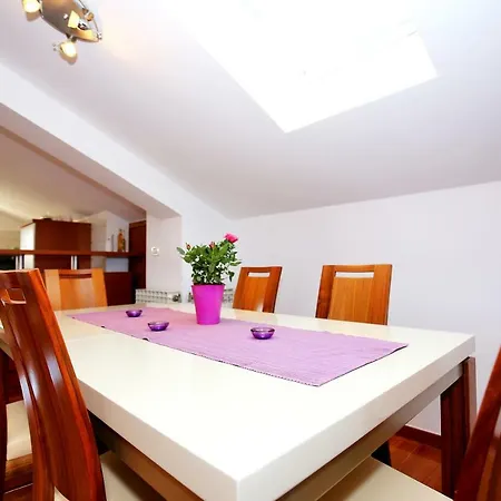 Apartment Dekorti *