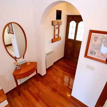 Dekorti Apartment