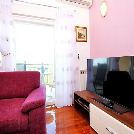Apartment Dekorti *